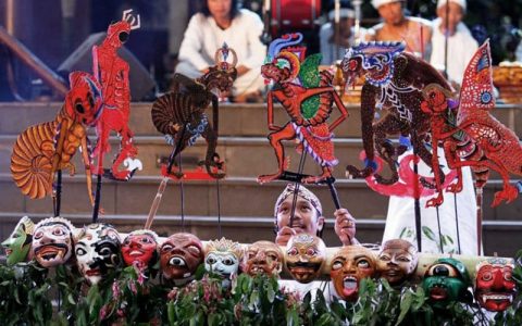 Menghadirkan tontonan anak-anak Wayang Serangga. Foto: Sisca Marindra.